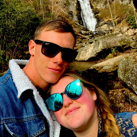 Meet your Posher, Kayle - Picture 1 of 1